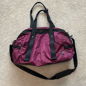Lululemon Weekender Bag/Duffle Bag— dark purple